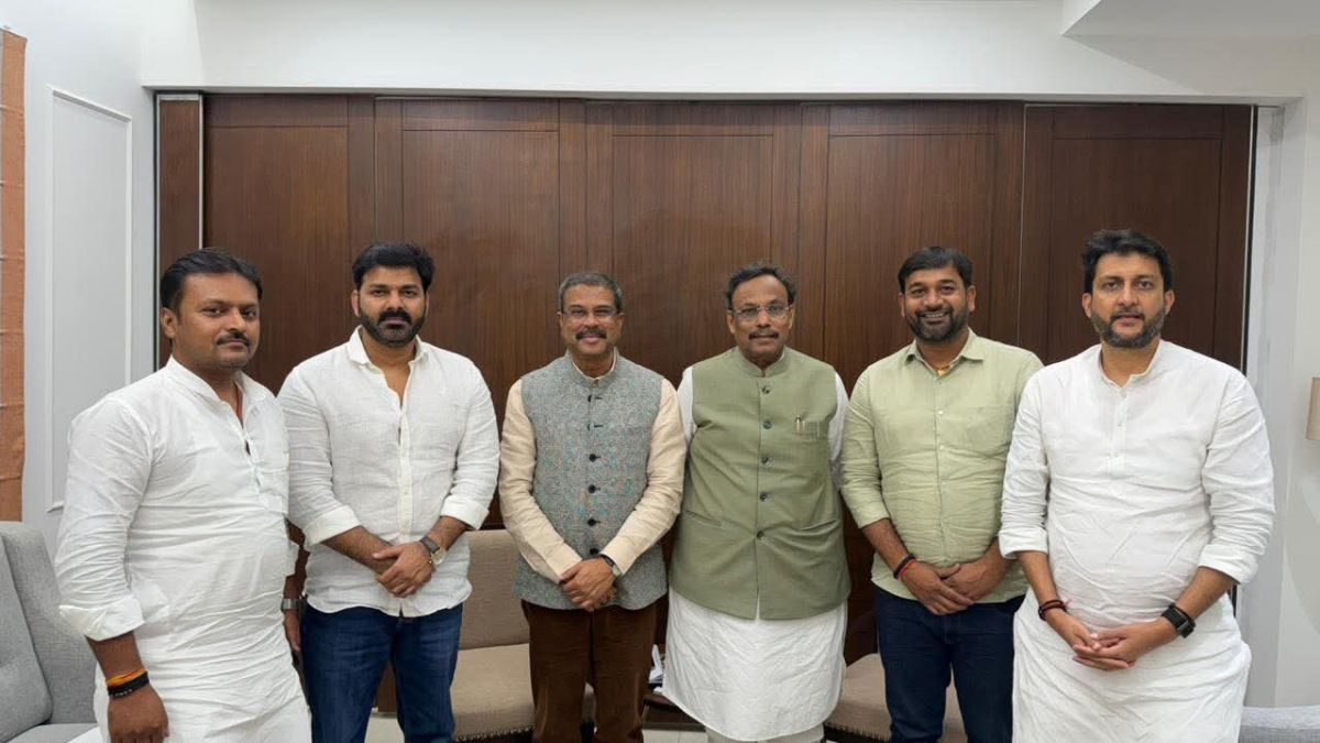 pawan singh meets bjp leaders election campaign strategy