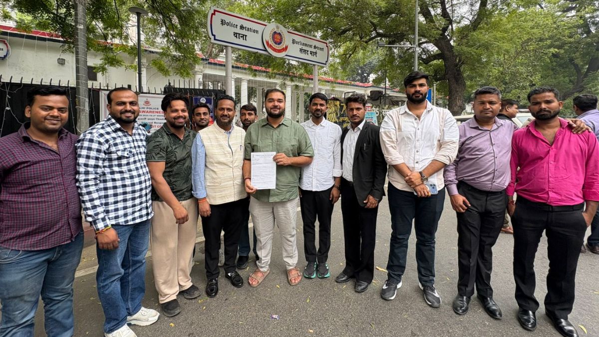 delhi rain theft worth 1 point 25 crore rupees people stare at the sky waiting for clouds now a complaint has been filed at the police station