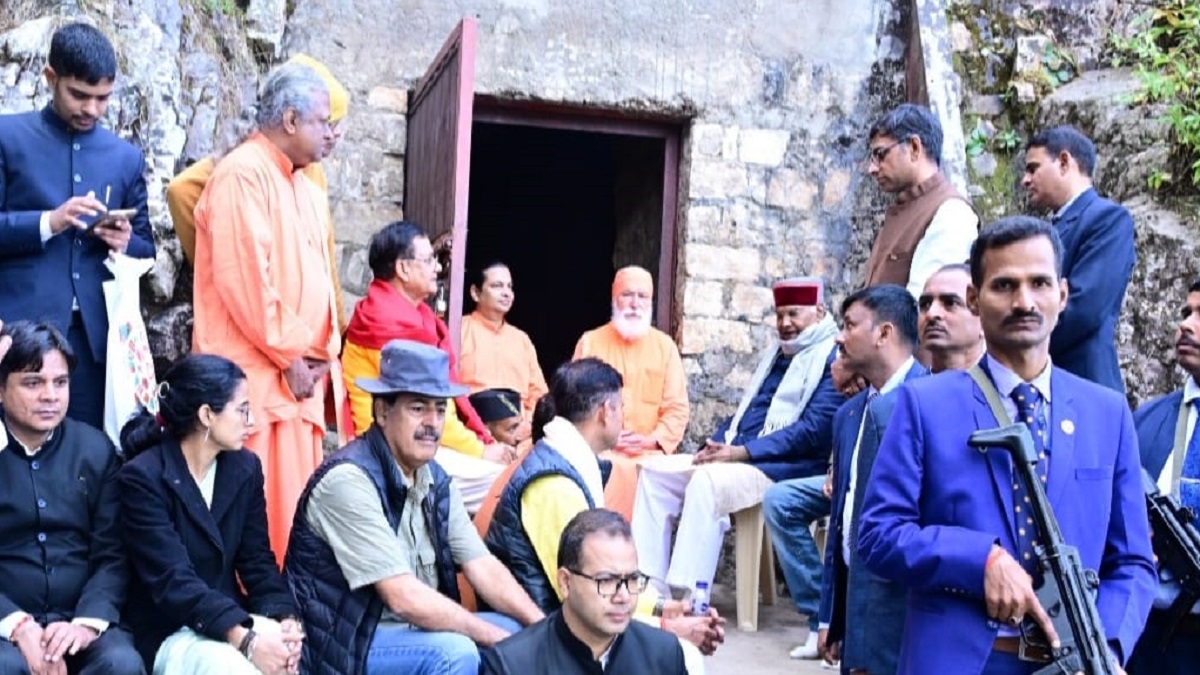ram nath kovind meditates in dunagiri cave a spiritual journey