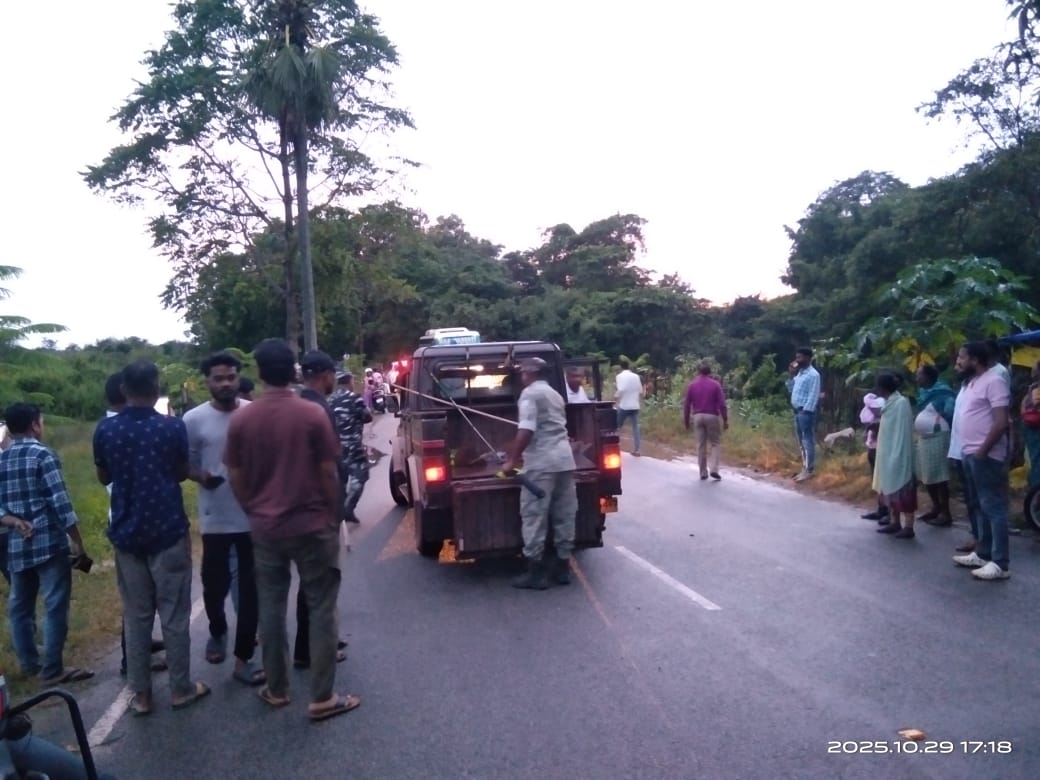 road accident in jagannathpur one dead one injured by tanker
