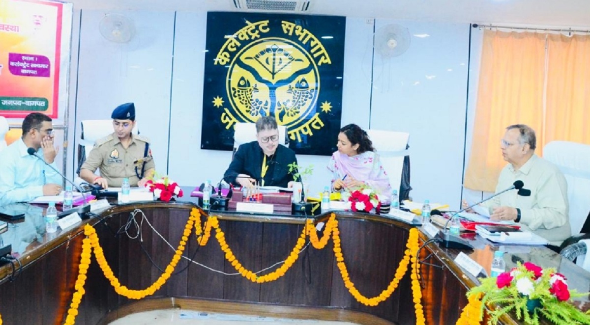 bagpat principal secretary warns inefficient officers reviews development works