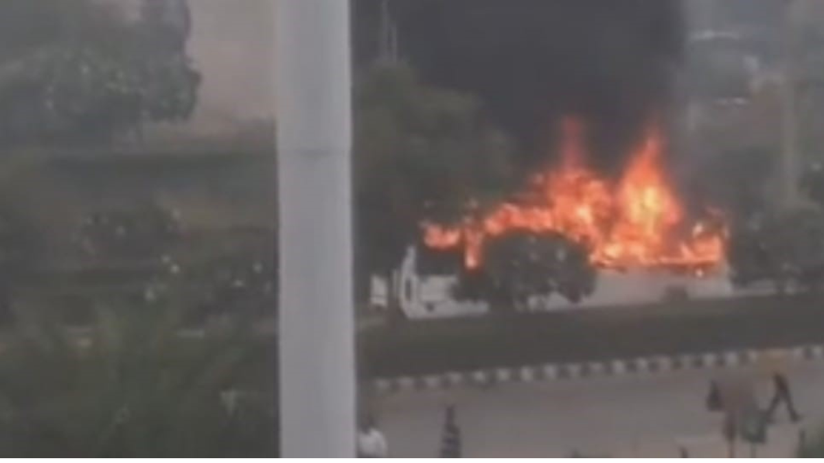 gurugram bus fire driver and conductor escape burning bus