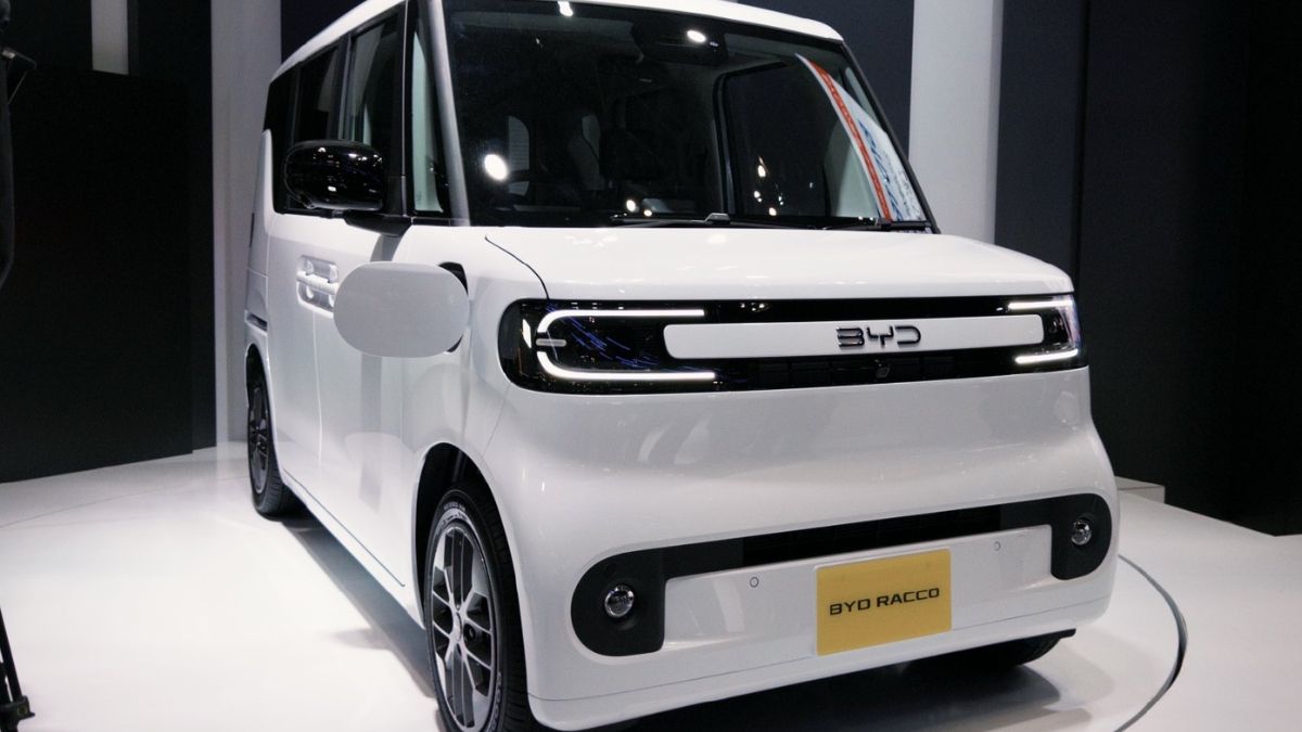 byd unveils first kei car racco in japan 20 kwh battery offers 180km range