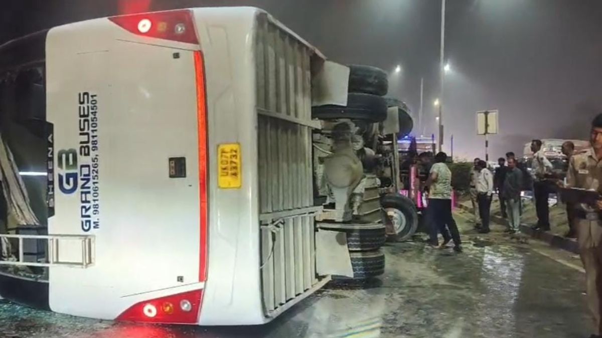 bus accident in alipur pilgrims injured en route to samalkha