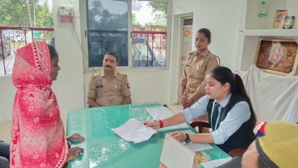 harshita singh pharmacy student becomes oneday police chief in jaunpur