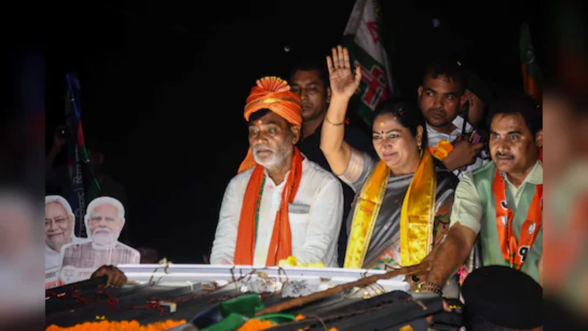 grand roadshow in danapur cm rekha gupta supports nda candidate