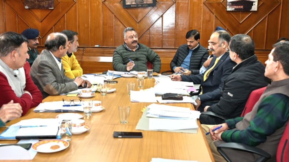 himchal pradesh govt remove surplus teachers from school education minister rohit thakur directions