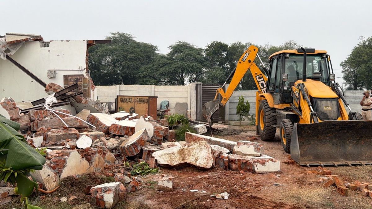 bulldozer action in gurugram illegal colonies demolished