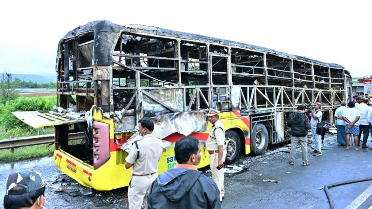 andhra pradesh kurnool bus fire accident police suspected third vehicle involvement