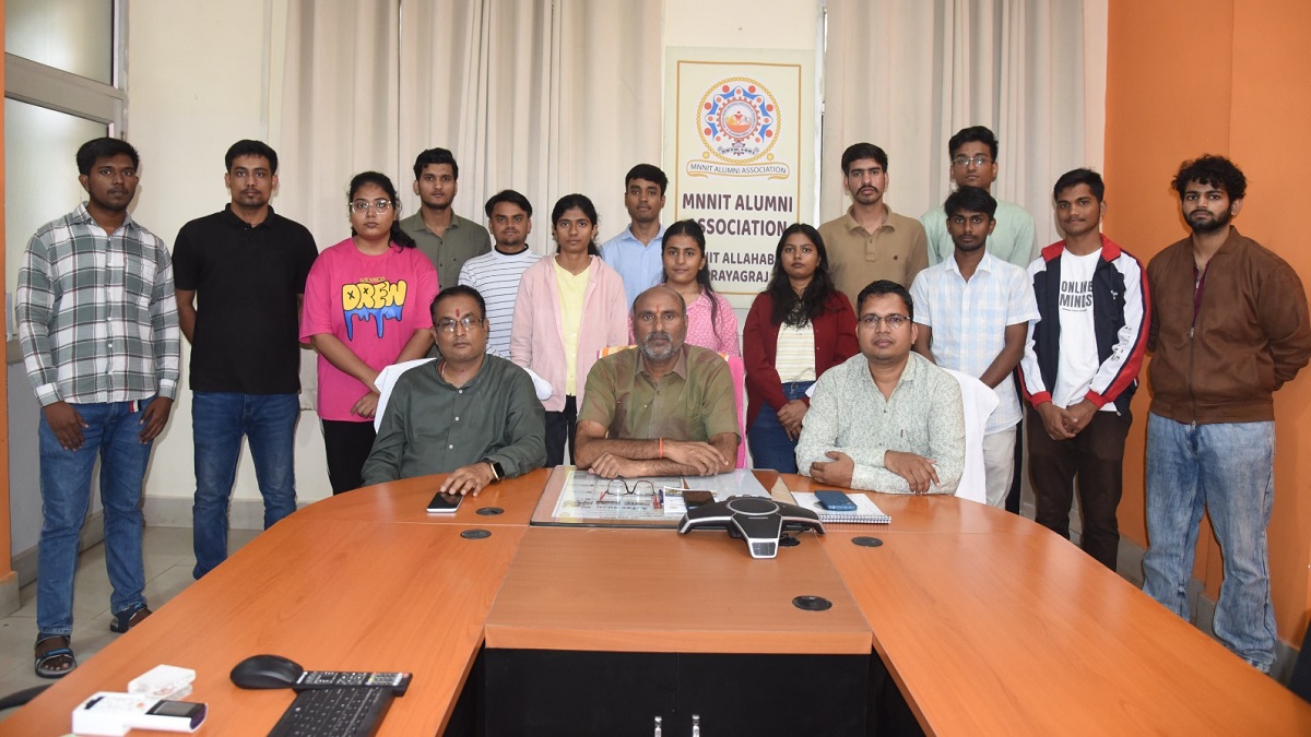 mnnit prayagraj alumni donate rs 7 lakh in student scholarships