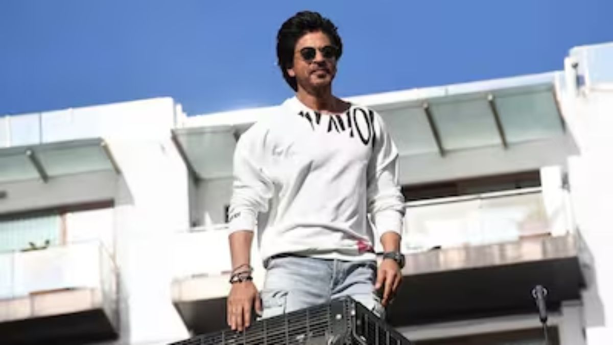 shah rukh khan epic reply to fan seeking for room in mannat for his birthday