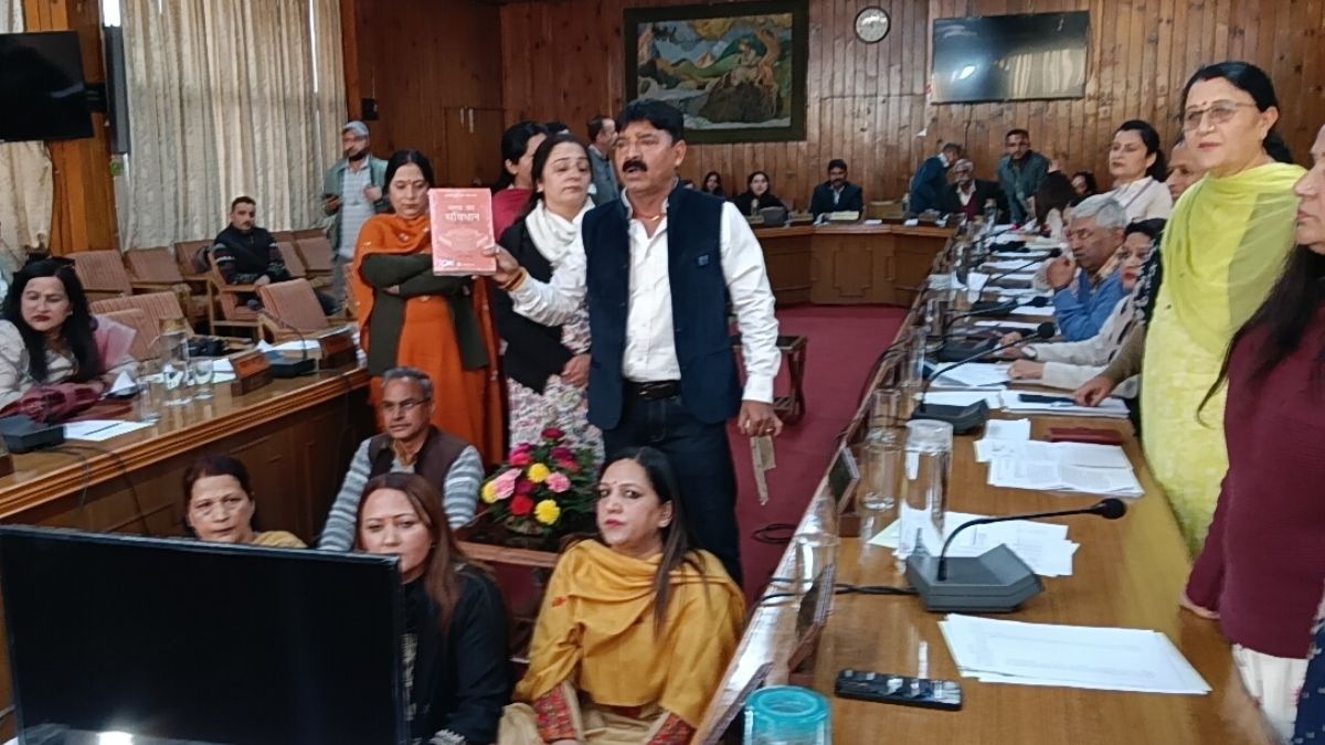 shimla nagar nigam uproar over mayors term extension
