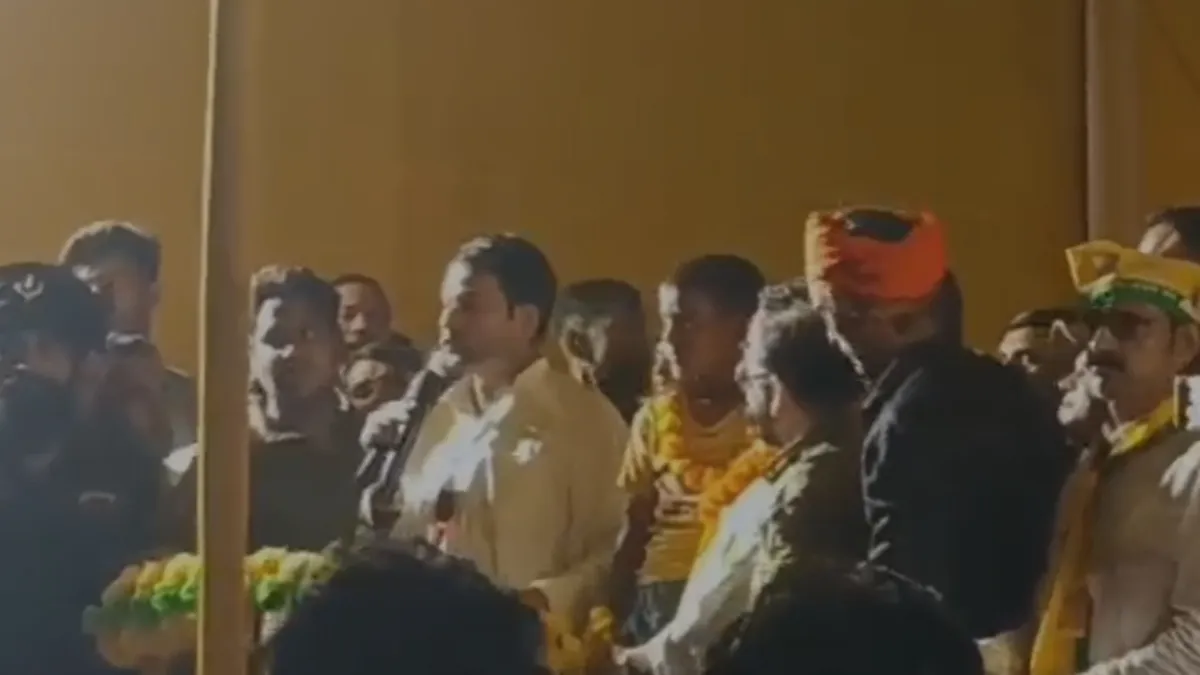 Bihar Politics: महनार में तेजप्रताप यादव पर अटैक, JJD प्रत्याशी ने RJD समर्थकों पर लगाया आरोप