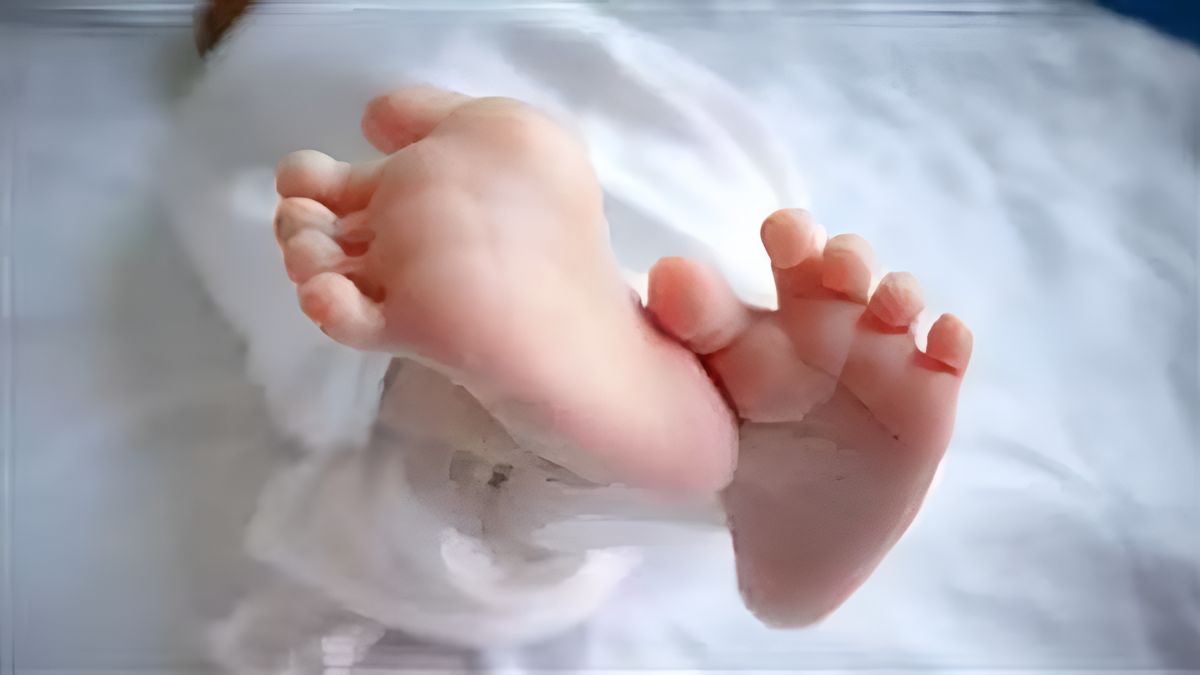 infant kidnapping case solved delhi police arrests childless couple