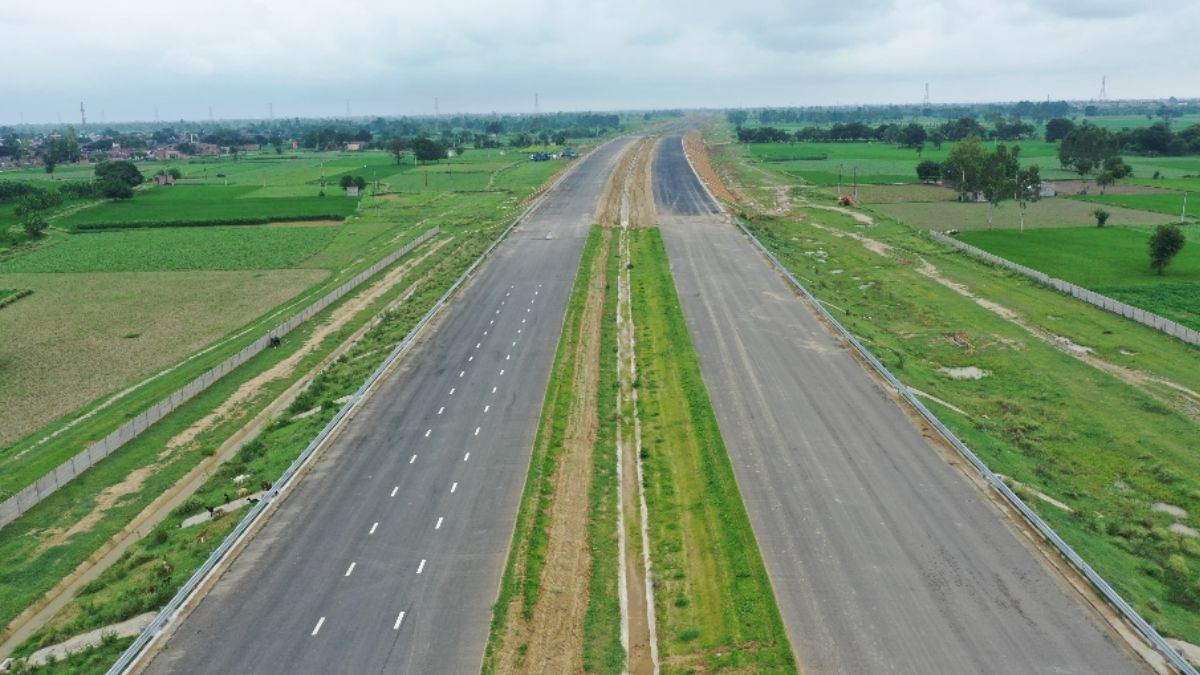 ganga expressway facilities every 40 km including fire stations