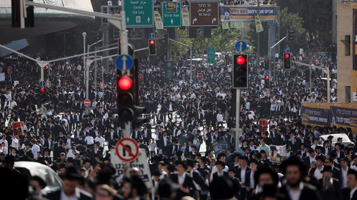 mass protests erupt in israel as ultra orthodox jews protest the military draft