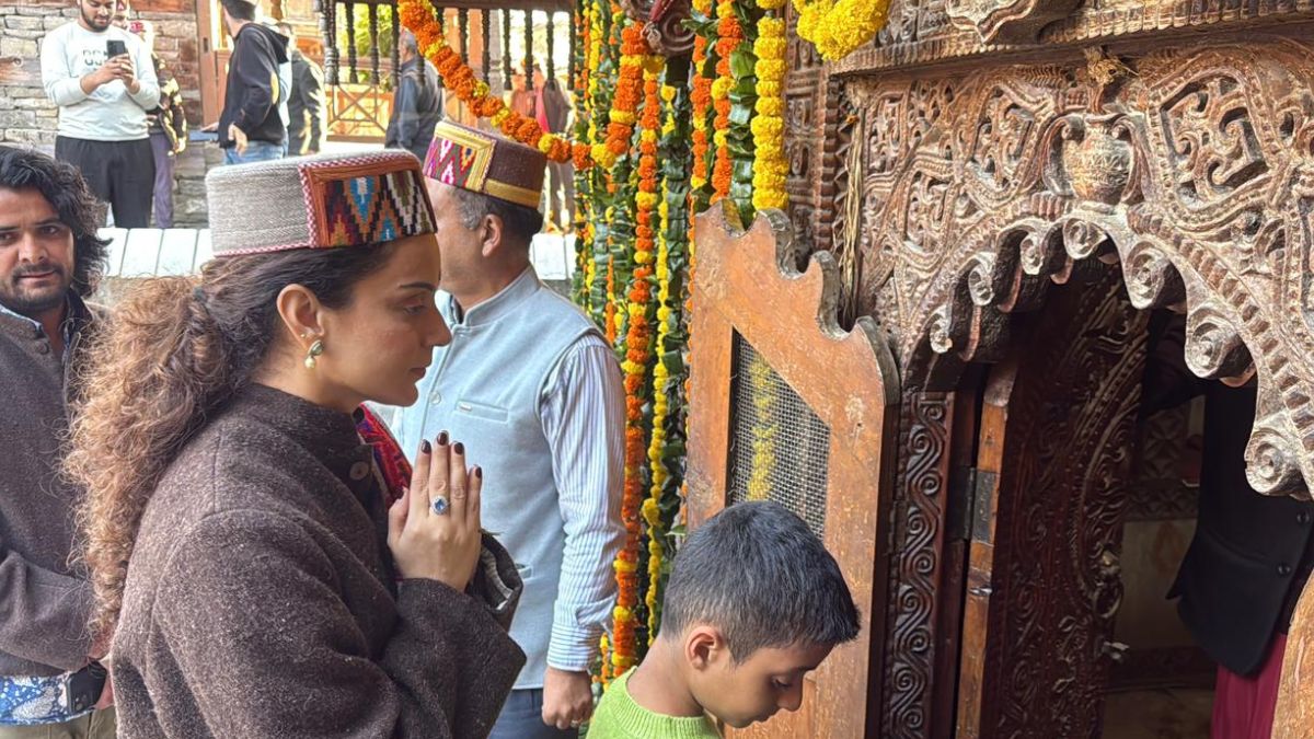 preparations for the grand jagati ceremony are complete mp kangana ranaut bowed her head at the jagati patta