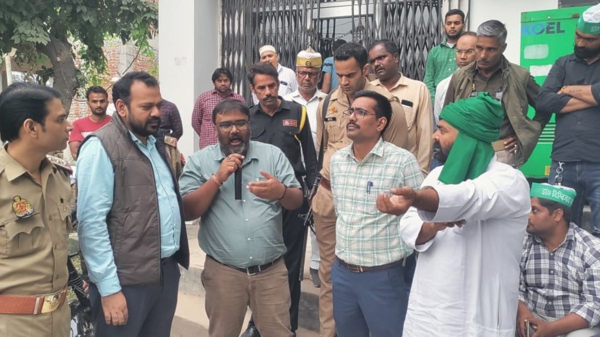 loan bribery allegations farmers protest bank lockout