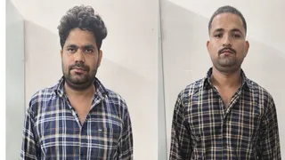 प्रयागराज में रोडवेज संविदाकर्मी हत्याकांड में 50 हजार के इनामी दो अभियुक्त गिरफ्तार। सौ. पुलिस विभाग