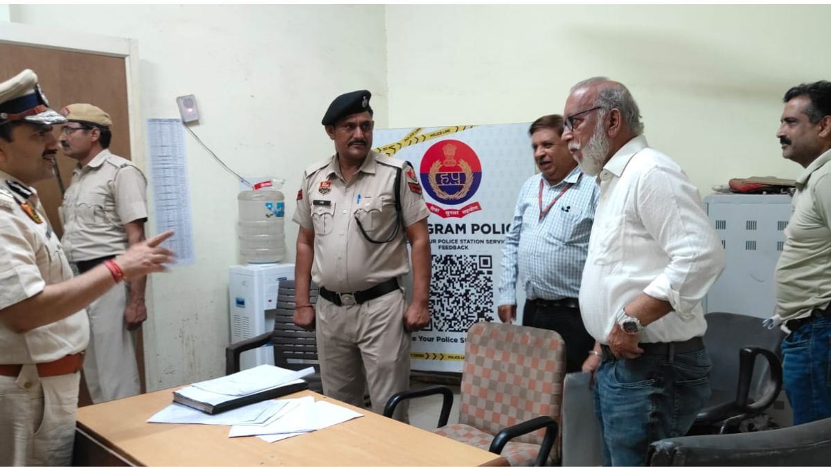 gurugram police commissioner surprise visit to badshahpur police station