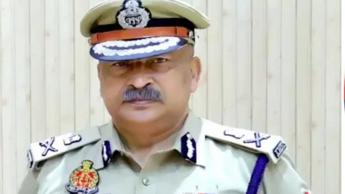 dgp distributes 680 crore to police dependents in lucknow