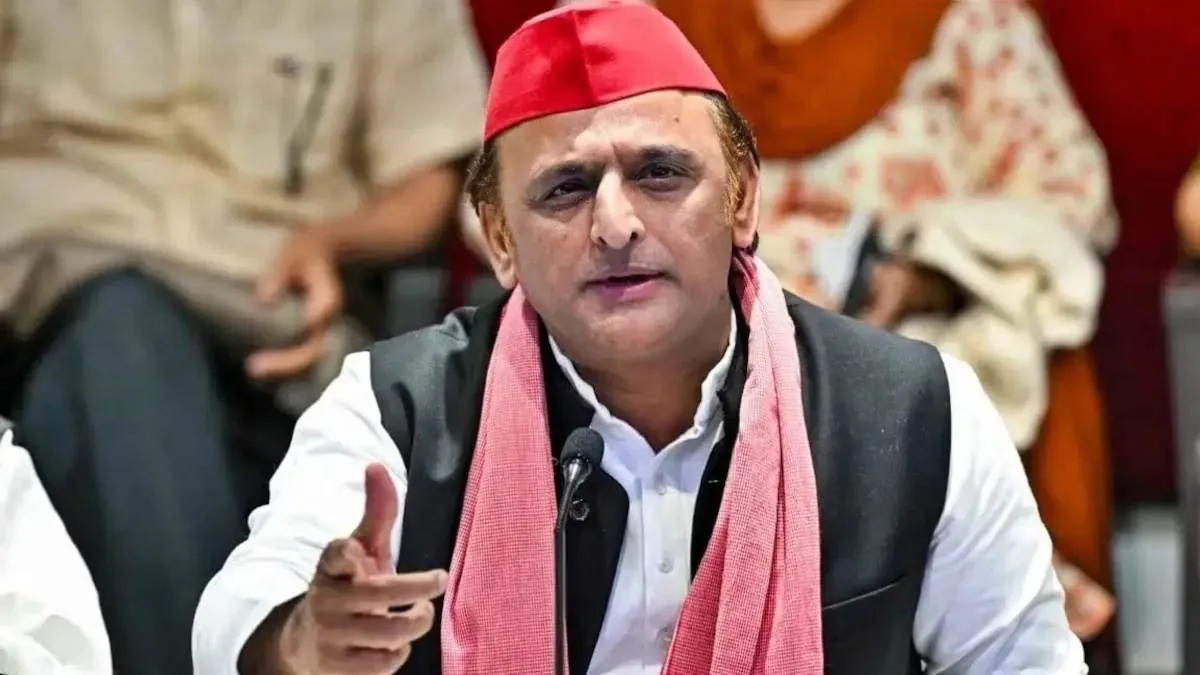 akhilesh yadav alleges sardar patel banned rss news analysis