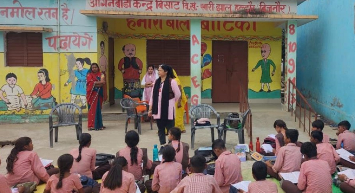 teachers and anganwadi workers clash in bisath