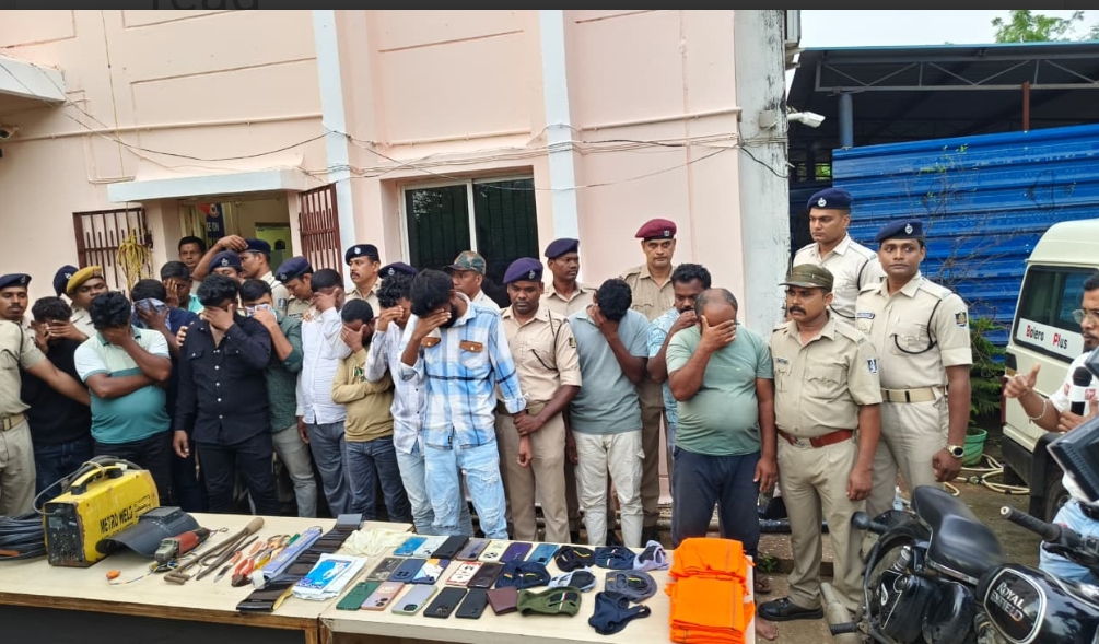 bhubaneswar fake theft for insurance claim 13 arrested