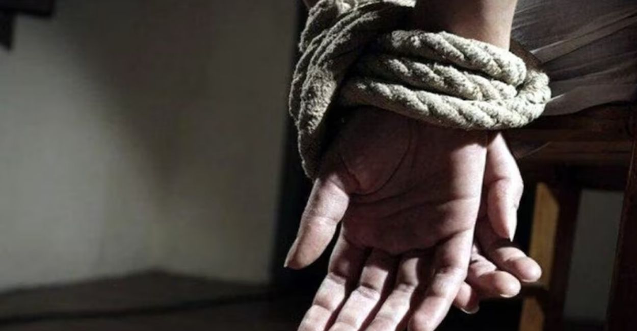 sdm accused of assaulting lekhpal in banda