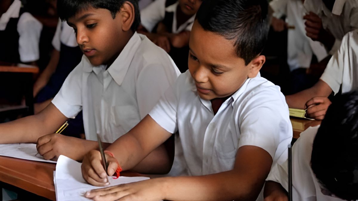 delhi schools govt to recognize nonconforming area schools