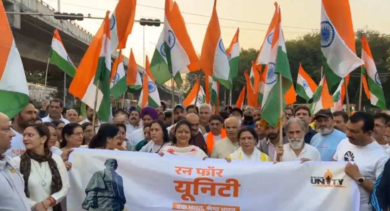 bjp leaders participate in run for unity on sardar patels anniversary