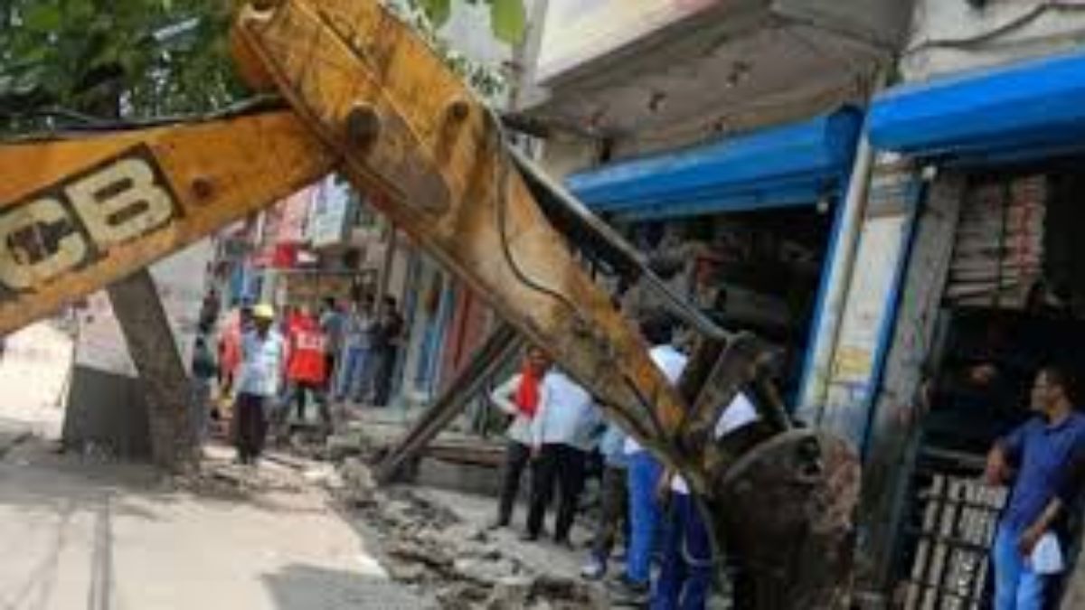 ghaziabad antiencroachment drive relieves pedestrians in loni
