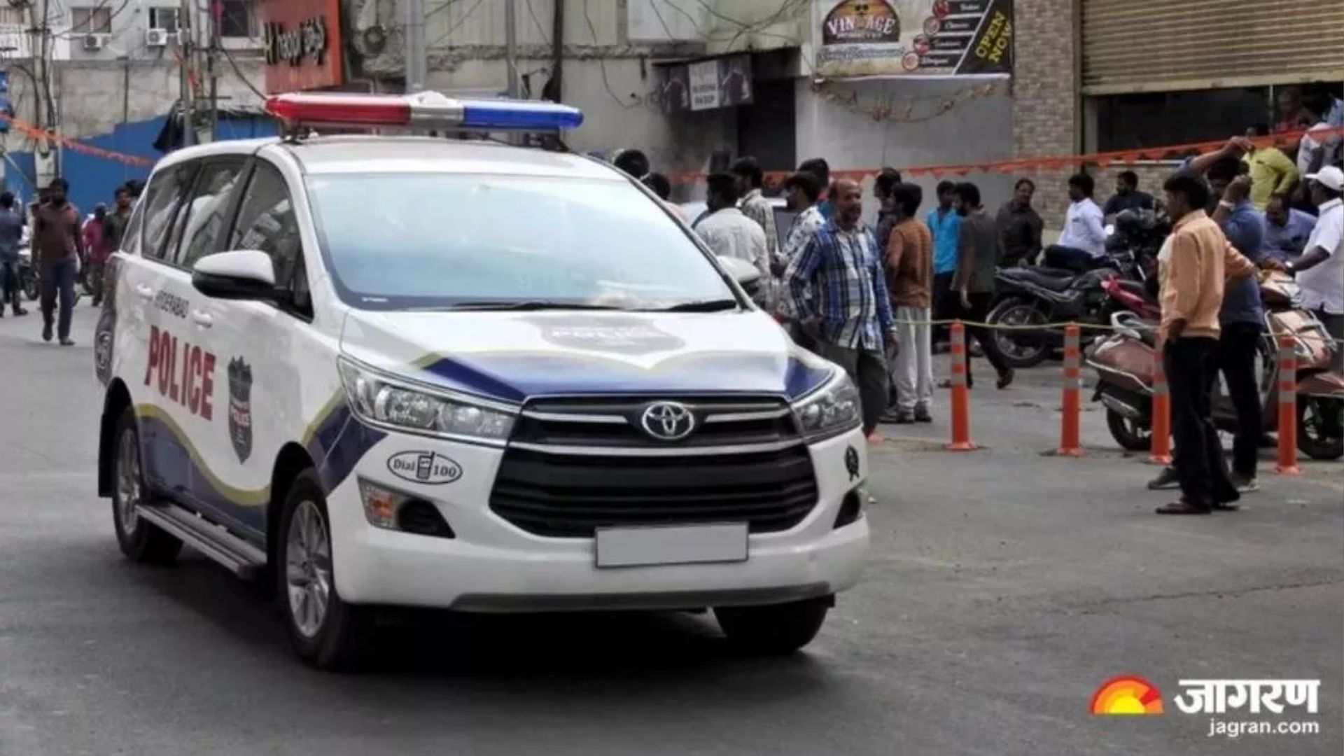 car chased window smashed female journalist harassed in noida