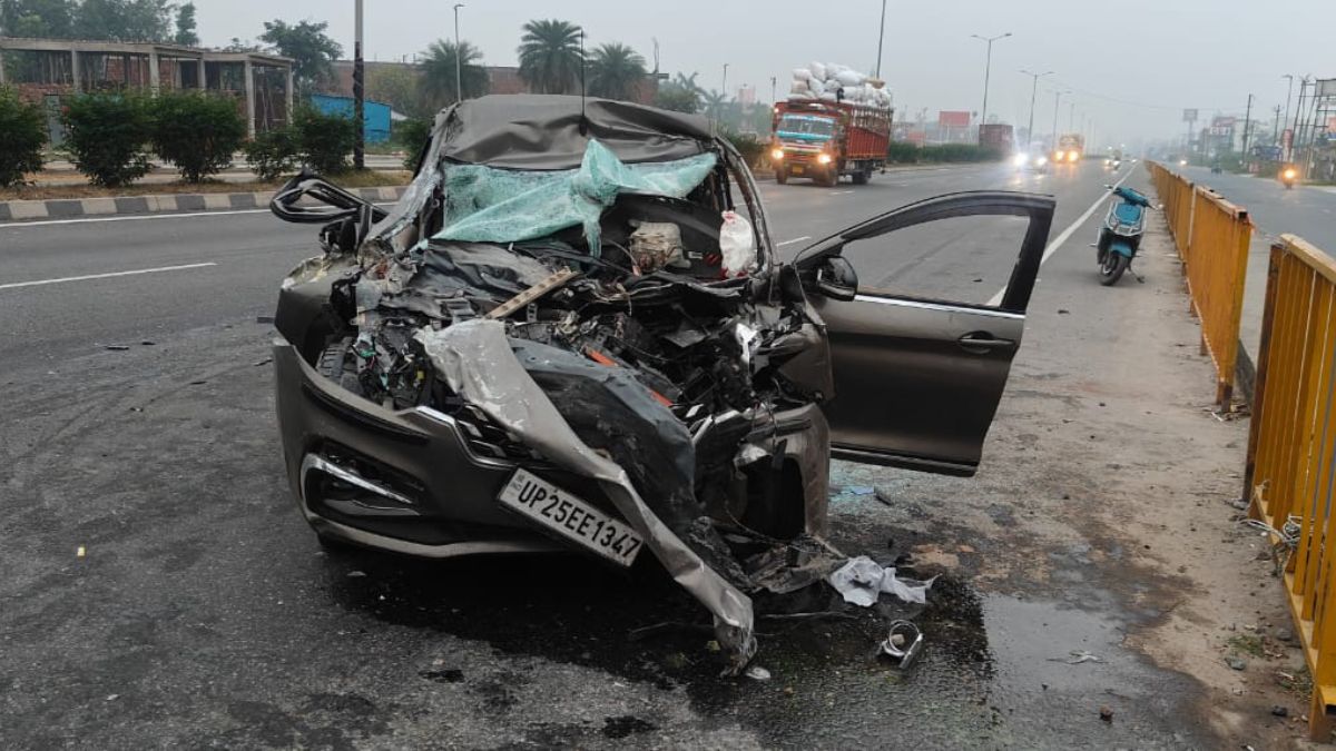 amroha illegal highway cut claims lives of two cloth merchants