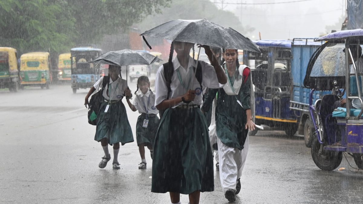 bihar weather today alert heavy rainfall warning in five districts