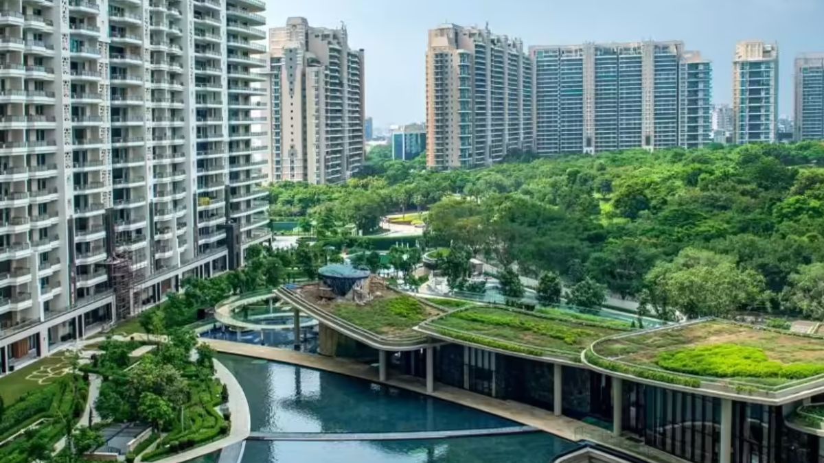 record real estate deal 380 crore apartment purchase in mumbai