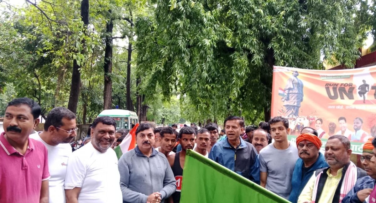 mp shashank mani runs with athletes in deoria promotes unity