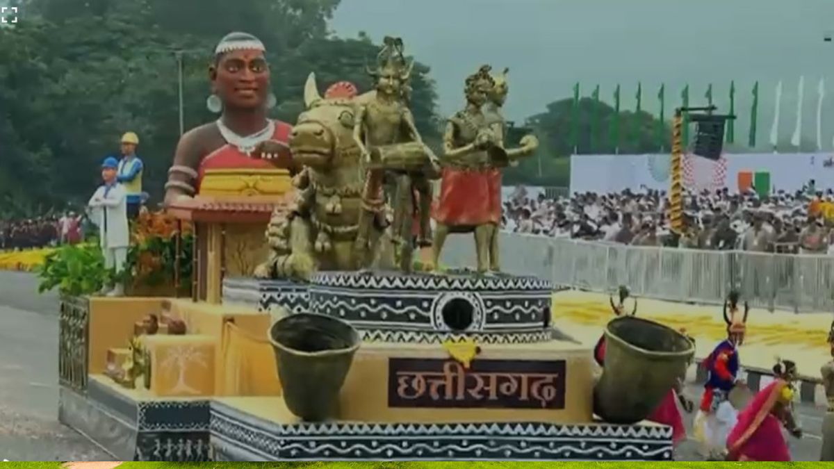 chhattisgarhs tableau showcases new model of development at the unity parade