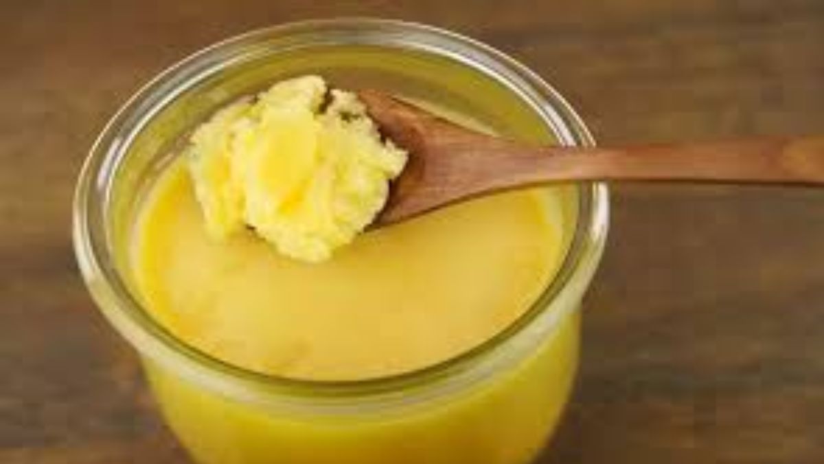 fake desi ghee factory busted in bawana two arrested