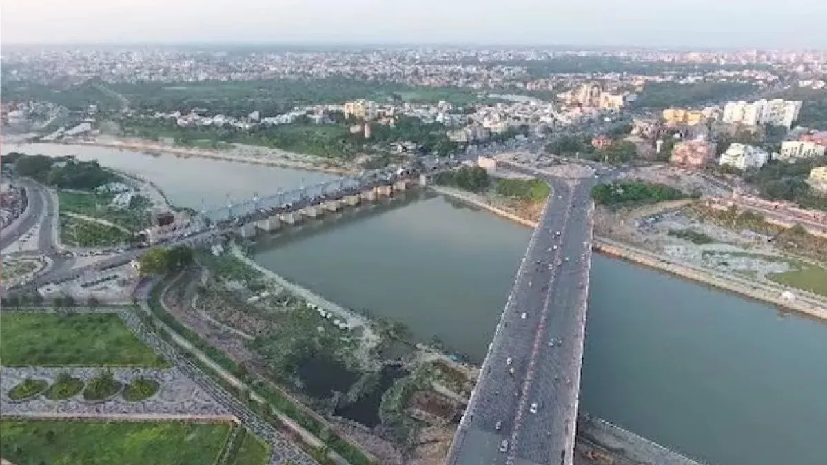 new twolane bridge over gomti river in sultanpur