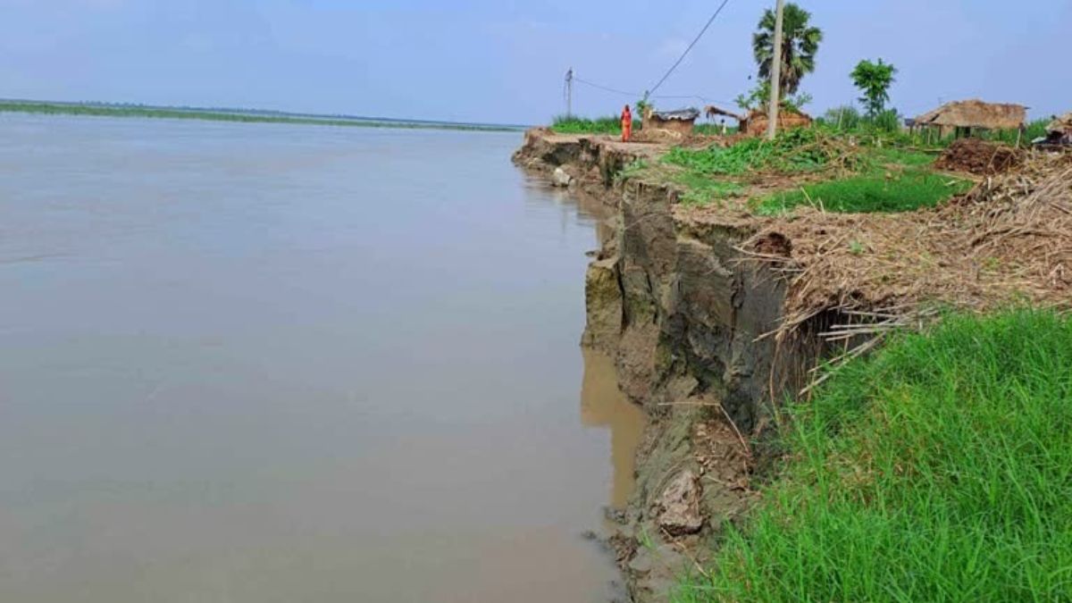gandak river erosion 2200 homes await rehabilitation in gopalganj