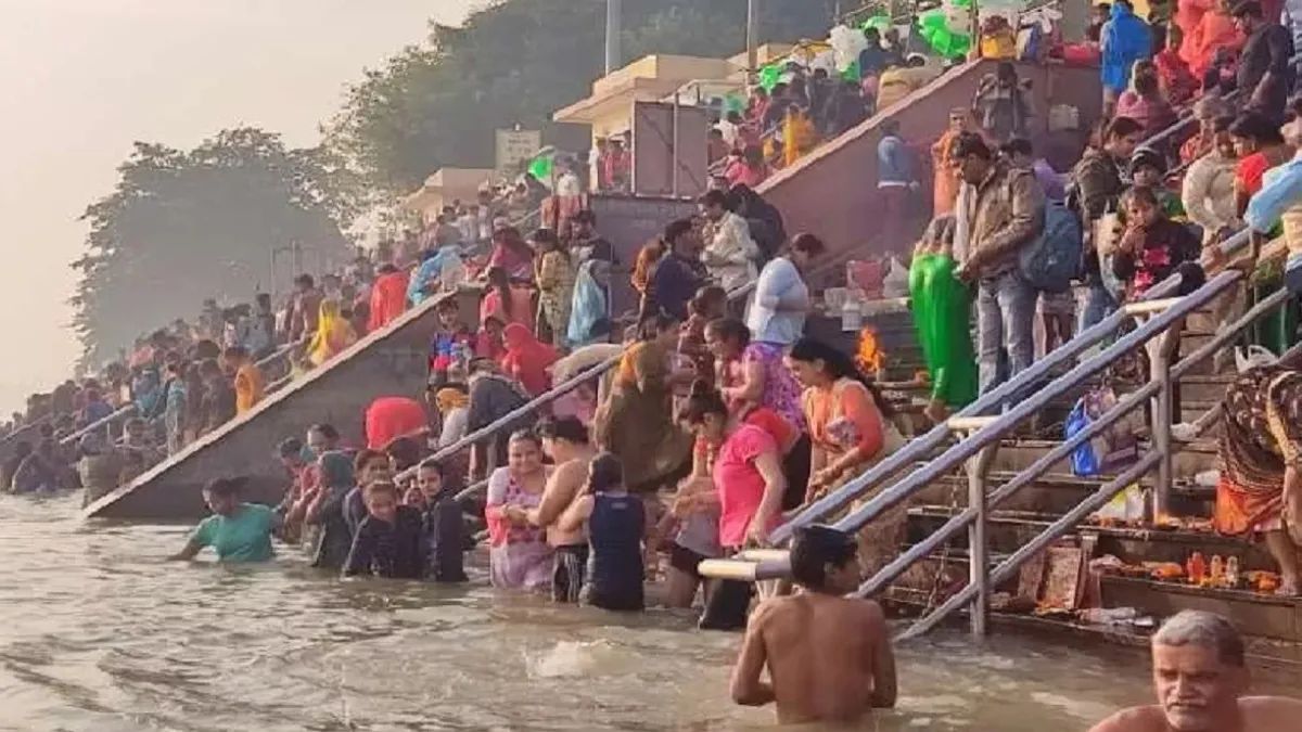garhmukteshwar kartik ganga mela begins millions expected