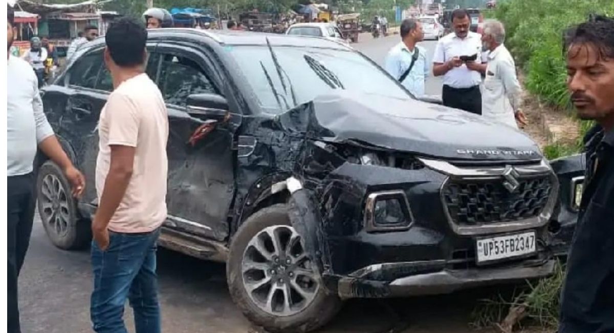 car accident in hata sbi manager and four others survive truck collision