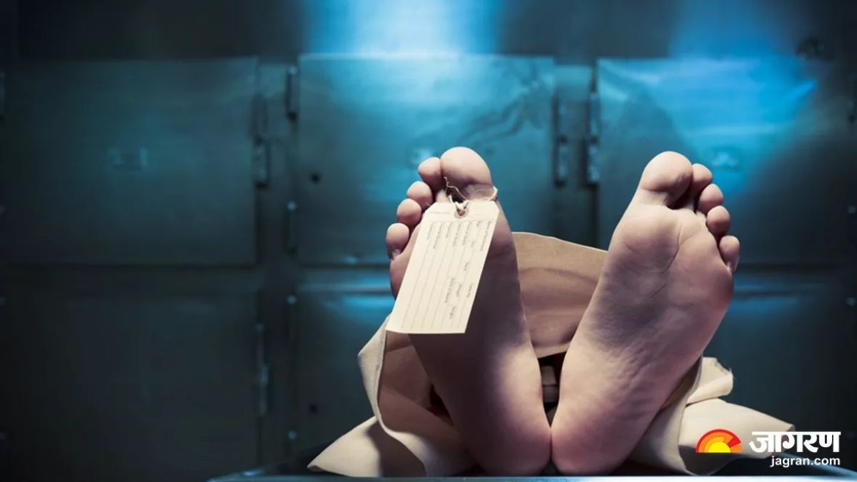 the body of a young man who had come to work in a factory in rohtak two days ago was found naked causing a sensation in the entire area