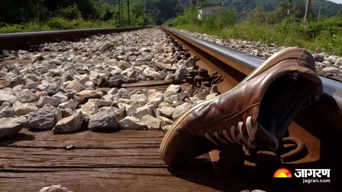 tempo driver dies after being hit by tapti ganga express in mau