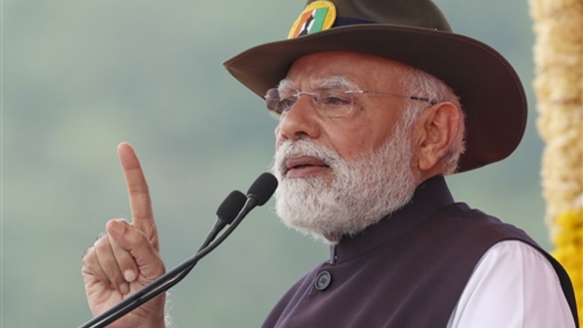 pm modi attacks nehru on kashmir integration sardar patel wanted full merger