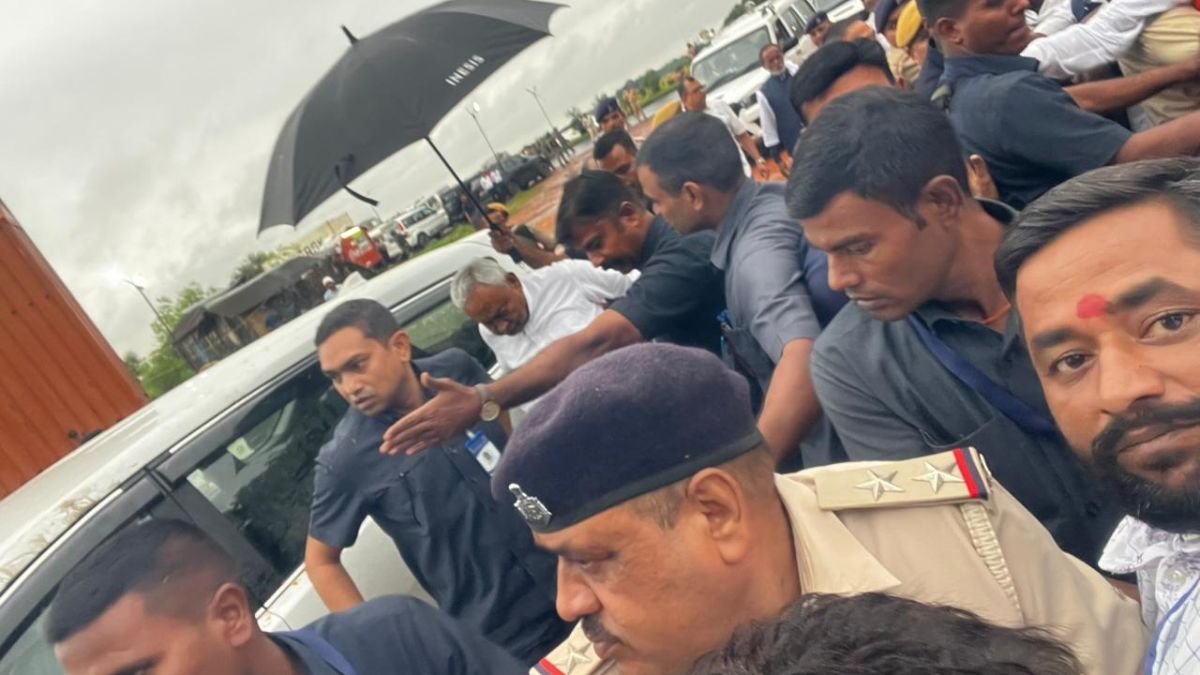 nitish kumar rally cancelled due to rain meeting at sanjay jha residence