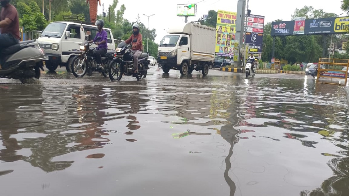 prayagraj weather update cyclone motha impact rainfall and temperature drop tomorrow also rain fall
