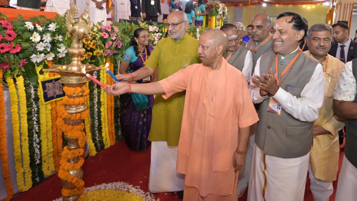 cm yogi inaugurated the kashi natakkottai dharamshala along with vice president cp radhakrishna