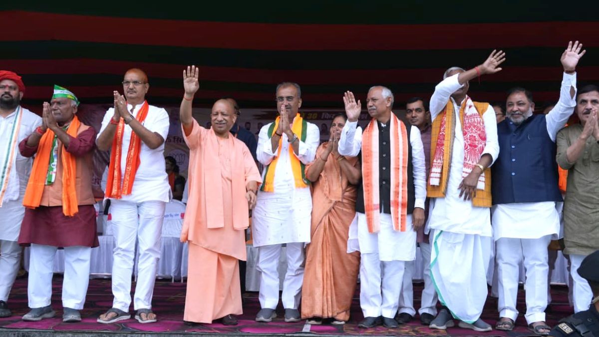 return of dynastic mafia and mafia rule is not tolerated cm yogi addressed a public meeting in siwan